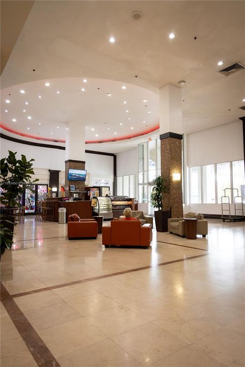 待售: $186,000 (0 贝兹, 1 浴室, 360 平方英尺)