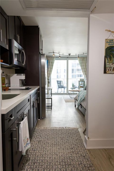 待售: $186,000 (0 贝兹, 1 浴室, 360 平方英尺)