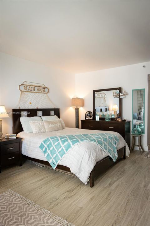 待售: $186,000 (0 贝兹, 1 浴室, 360 平方英尺)