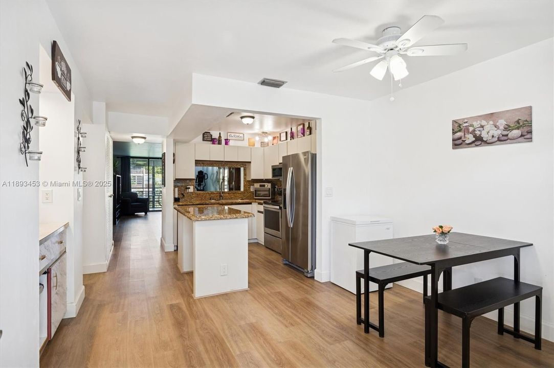 Active With Contract: $194,000 (2 beds, 2 baths, 1215 Square Feet)