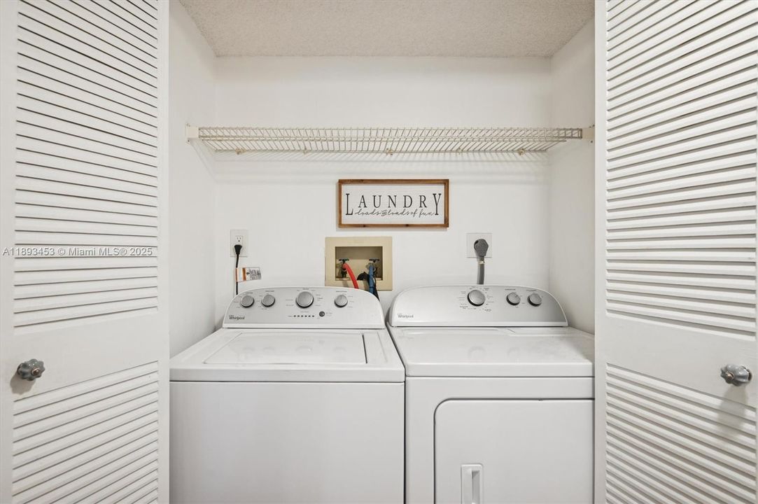 Active With Contract: $194,000 (2 beds, 2 baths, 1215 Square Feet)