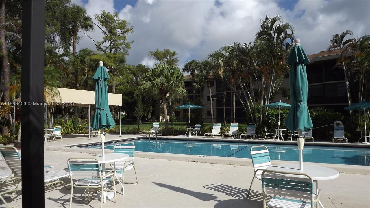 Active With Contract: $194,000 (2 beds, 2 baths, 1215 Square Feet)