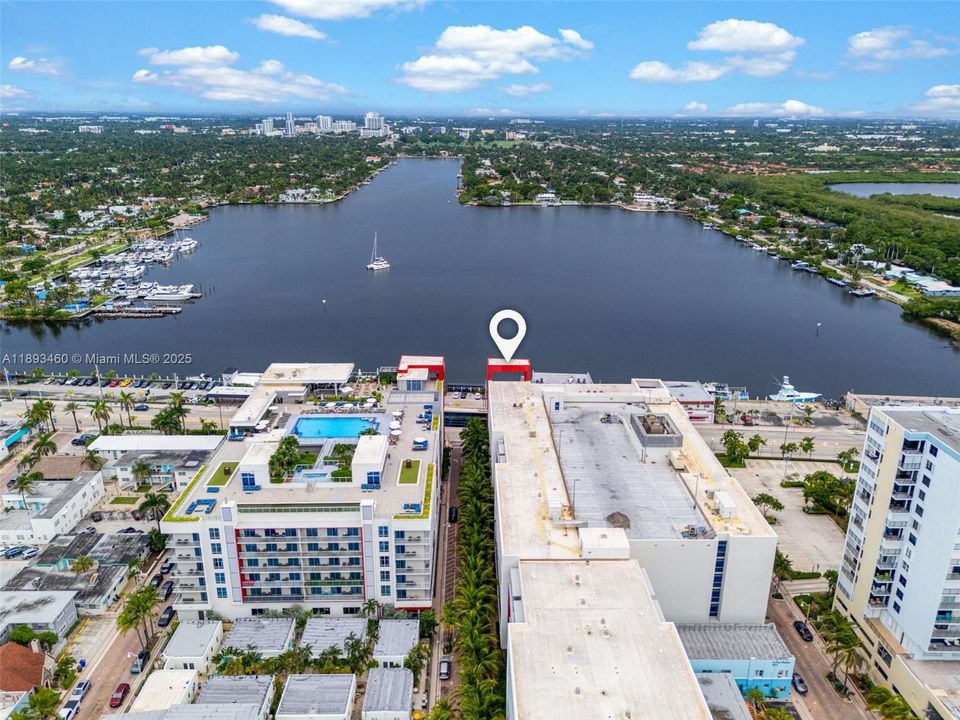 合同活跃: $484,900 (2 贝兹, 1 浴室, 822 平方英尺)