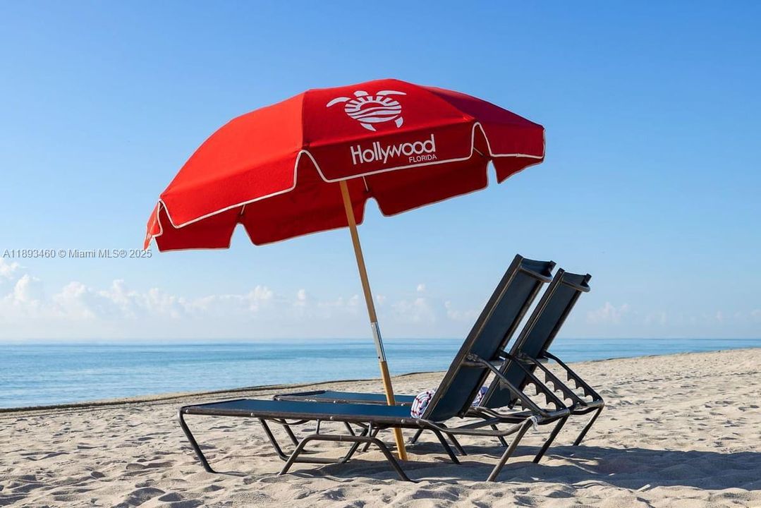 合同活跃: $484,900 (2 贝兹, 1 浴室, 822 平方英尺)