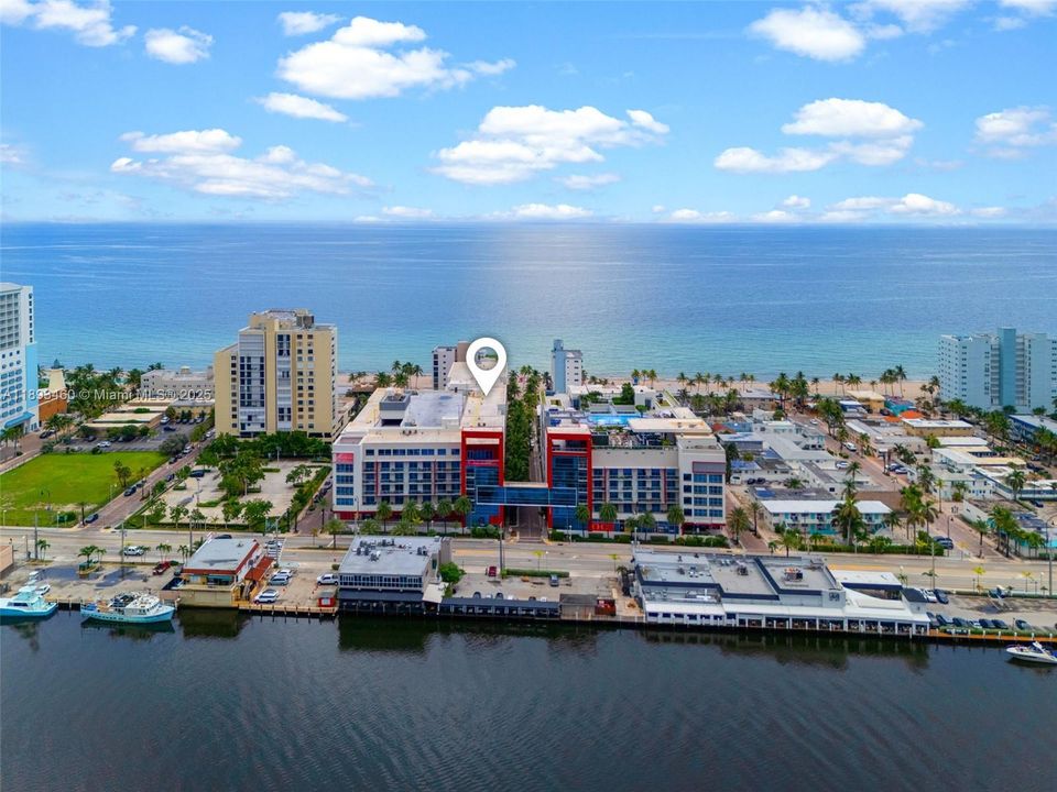 合同活跃: $484,900 (2 贝兹, 1 浴室, 822 平方英尺)