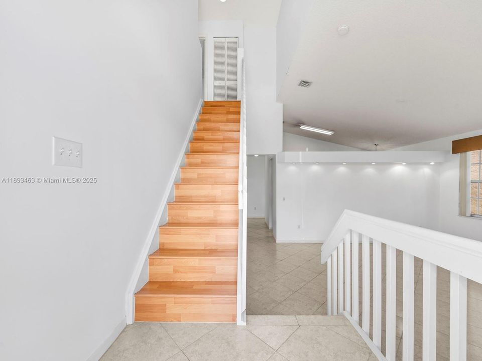 合同活跃: $545,000 (3 贝兹, 2 浴室, 1778 平方英尺)