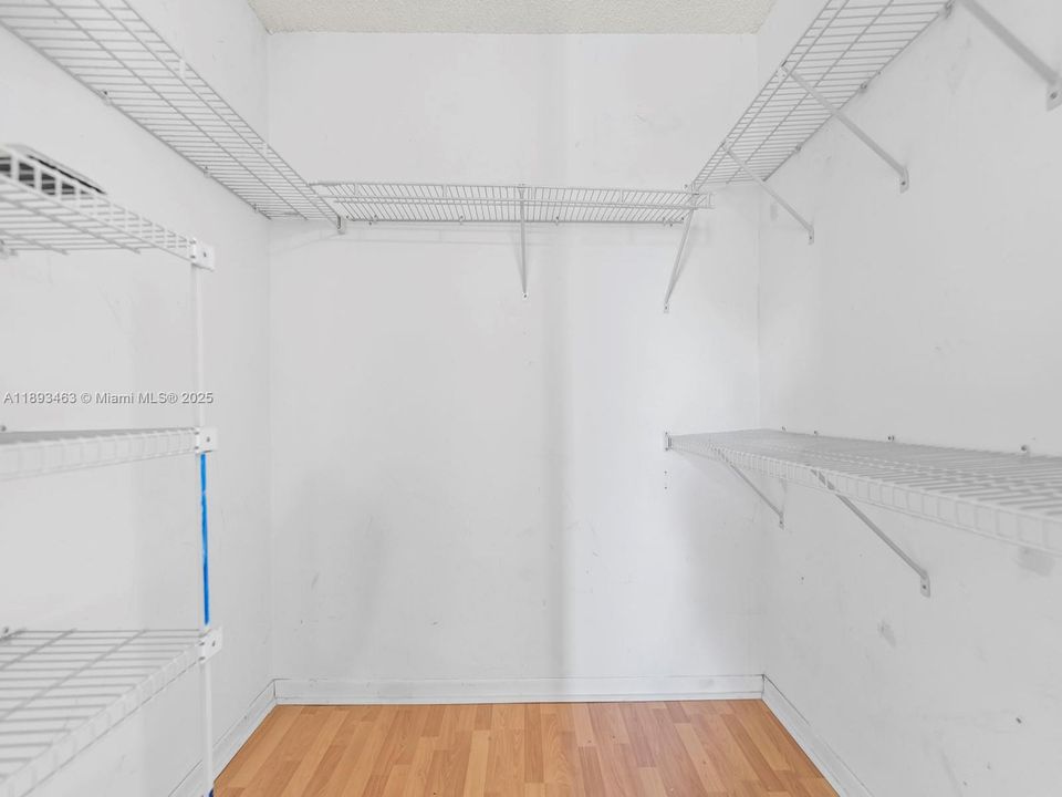 合同活跃: $545,000 (3 贝兹, 2 浴室, 1778 平方英尺)