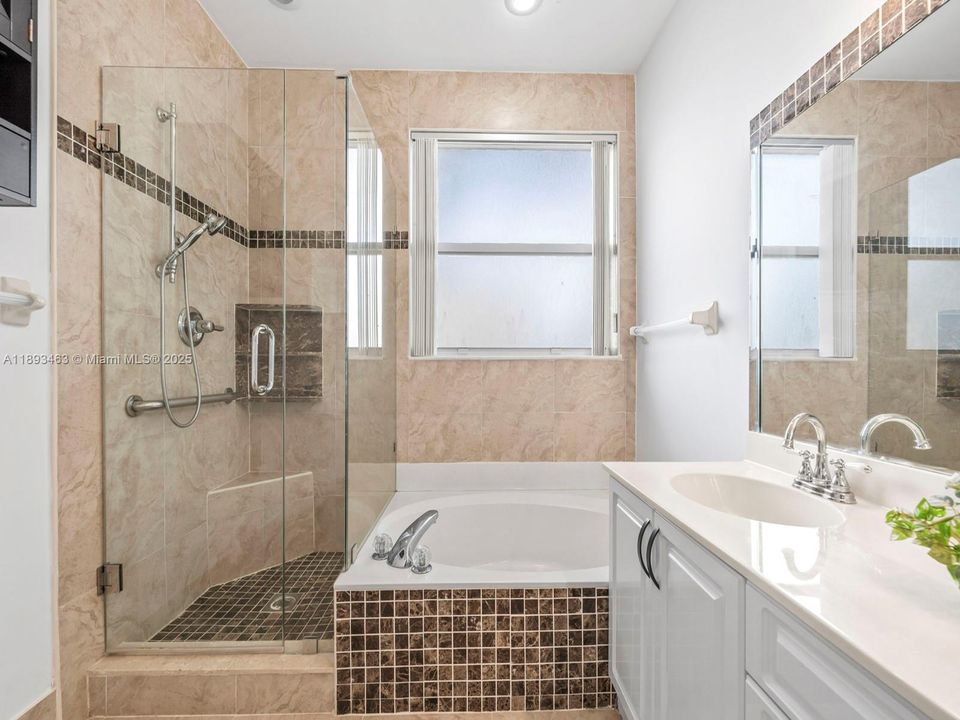 合同活跃: $545,000 (3 贝兹, 2 浴室, 1778 平方英尺)