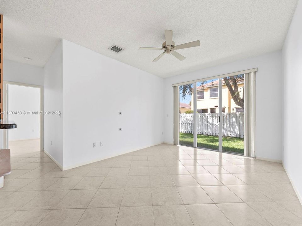 合同活跃: $545,000 (3 贝兹, 2 浴室, 1778 平方英尺)