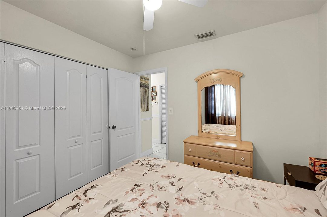 For Sale: $529,000 (3 beds, 2 baths, 1249 Square Feet)