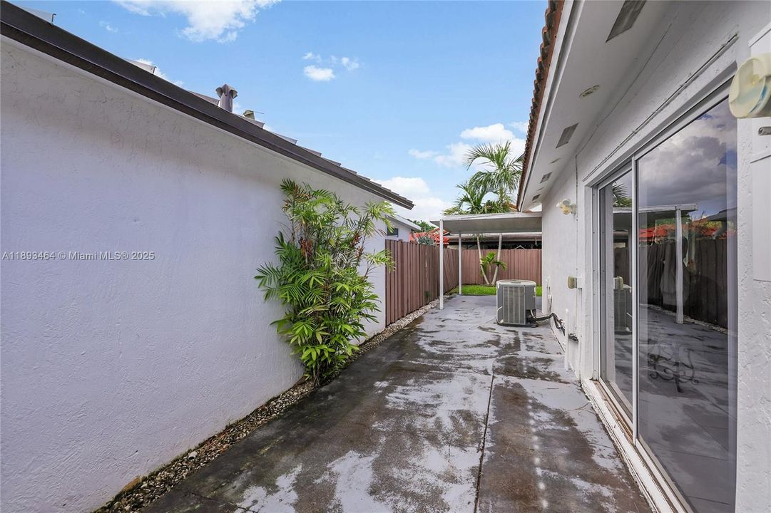 For Sale: $529,000 (3 beds, 2 baths, 1249 Square Feet)