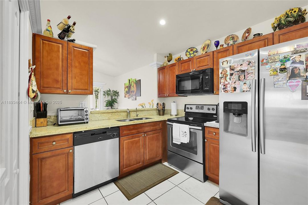 For Sale: $529,000 (3 beds, 2 baths, 1249 Square Feet)