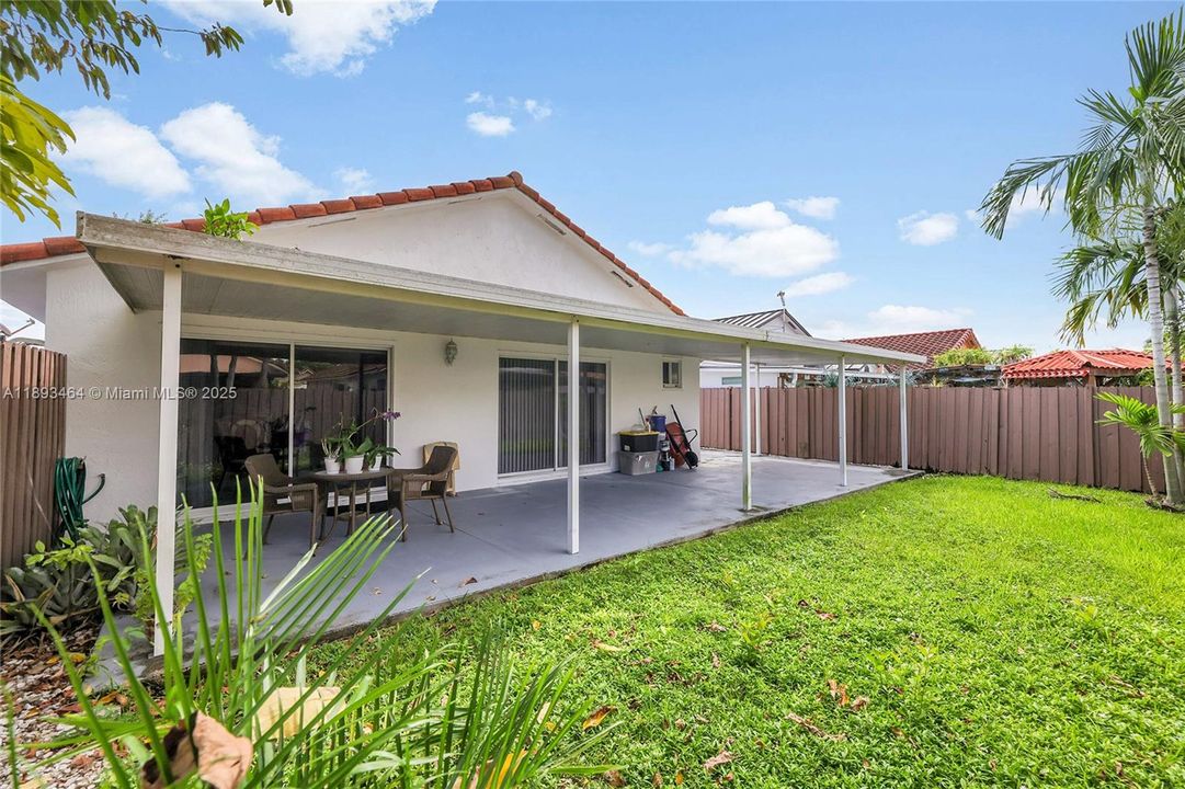 For Sale: $529,000 (3 beds, 2 baths, 1249 Square Feet)