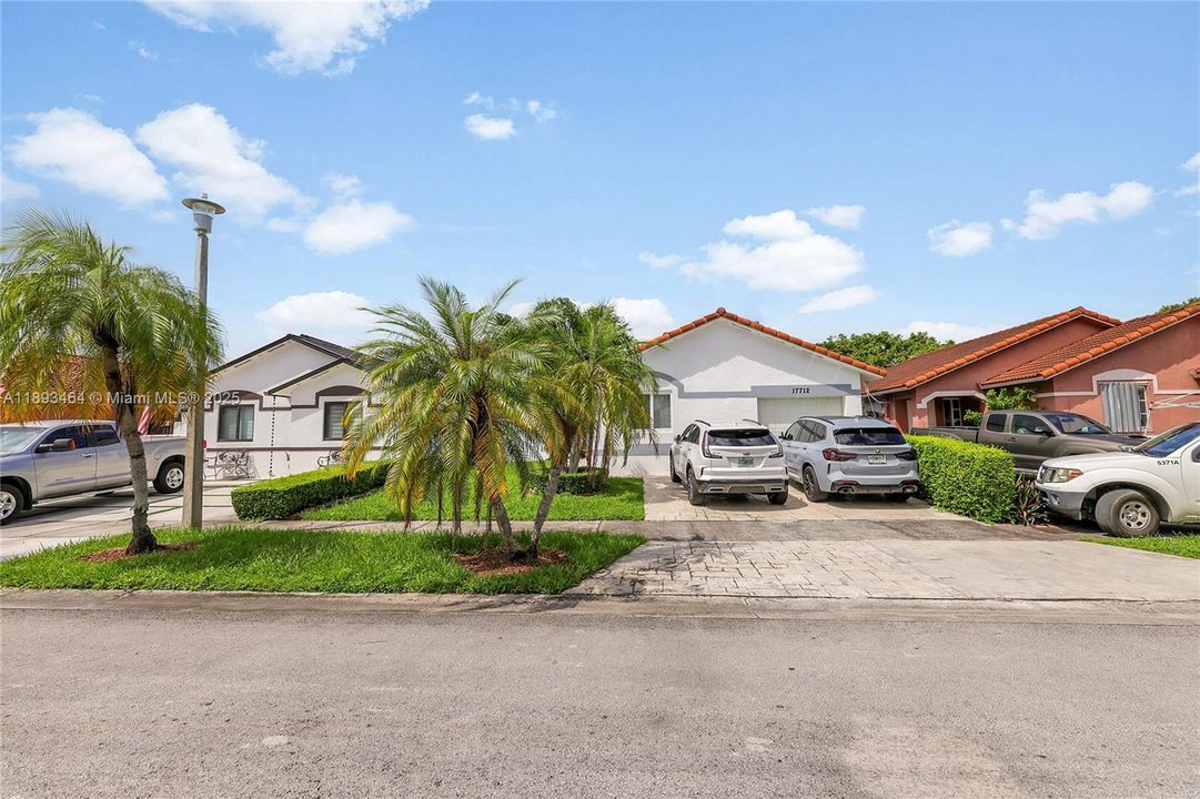 For Sale: $529,000 (3 beds, 2 baths, 1249 Square Feet)