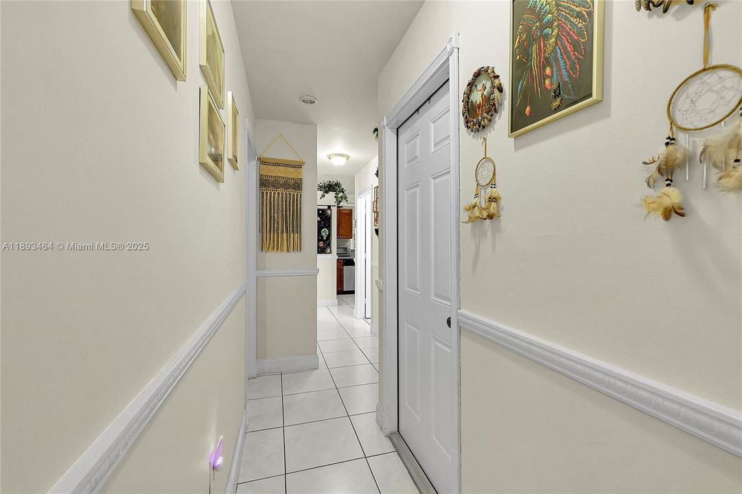 For Sale: $529,000 (3 beds, 2 baths, 1249 Square Feet)