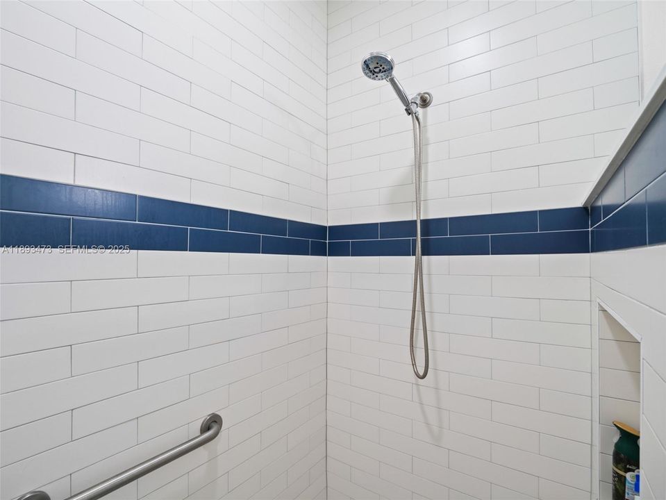 待售: $537,500 (4 贝兹, 4 浴室, 2800 平方英尺)