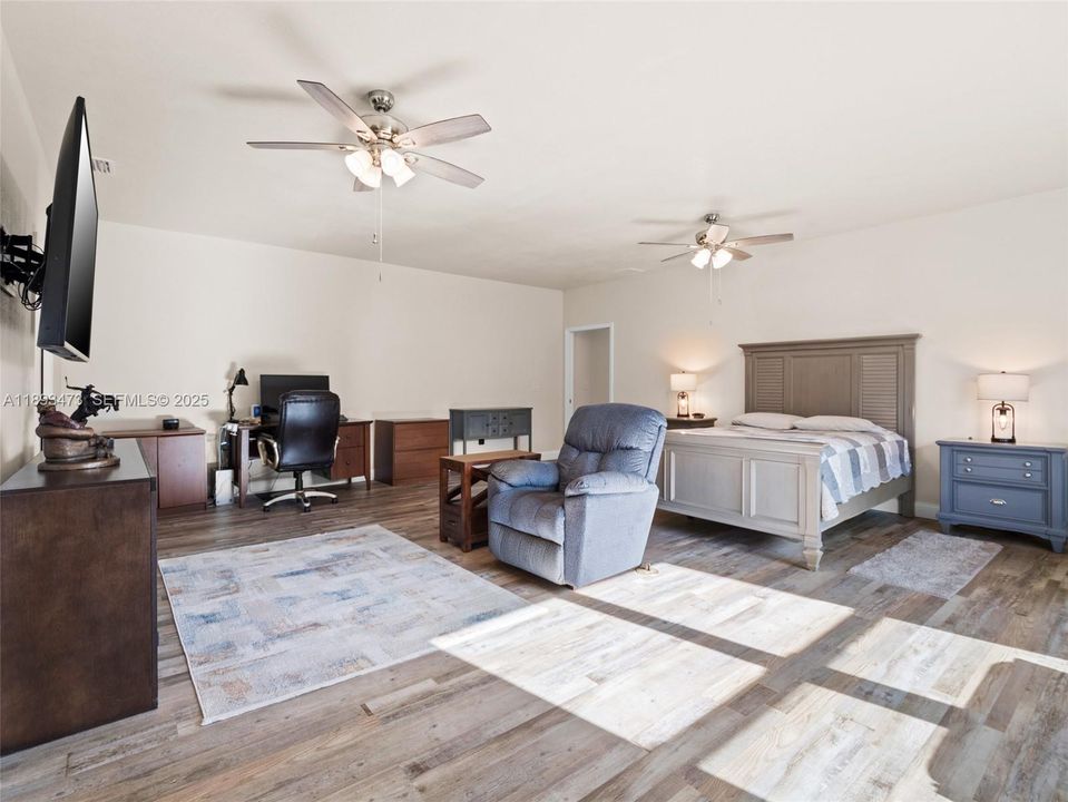 待售: $537,500 (4 贝兹, 4 浴室, 2800 平方英尺)