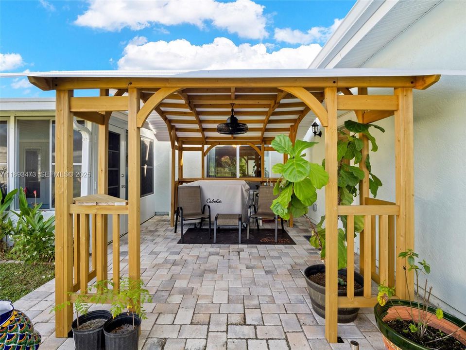 待售: $537,500 (4 贝兹, 4 浴室, 2800 平方英尺)