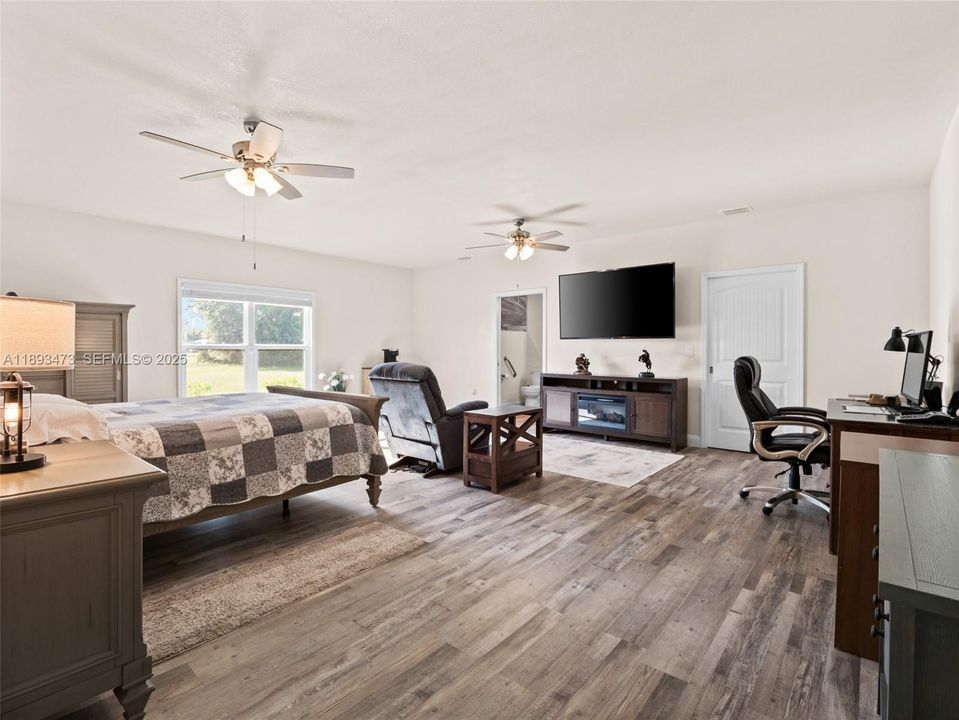 待售: $537,500 (4 贝兹, 4 浴室, 2800 平方英尺)