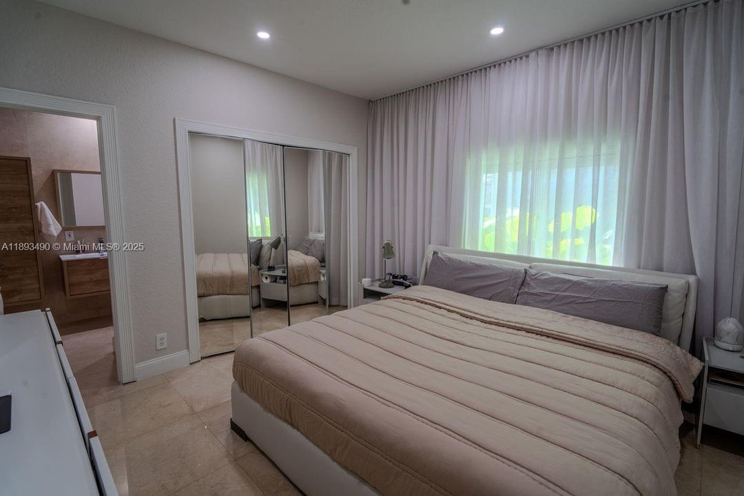 For Rent: $17,000 (4 beds, 4 baths, 4316 Square Feet)