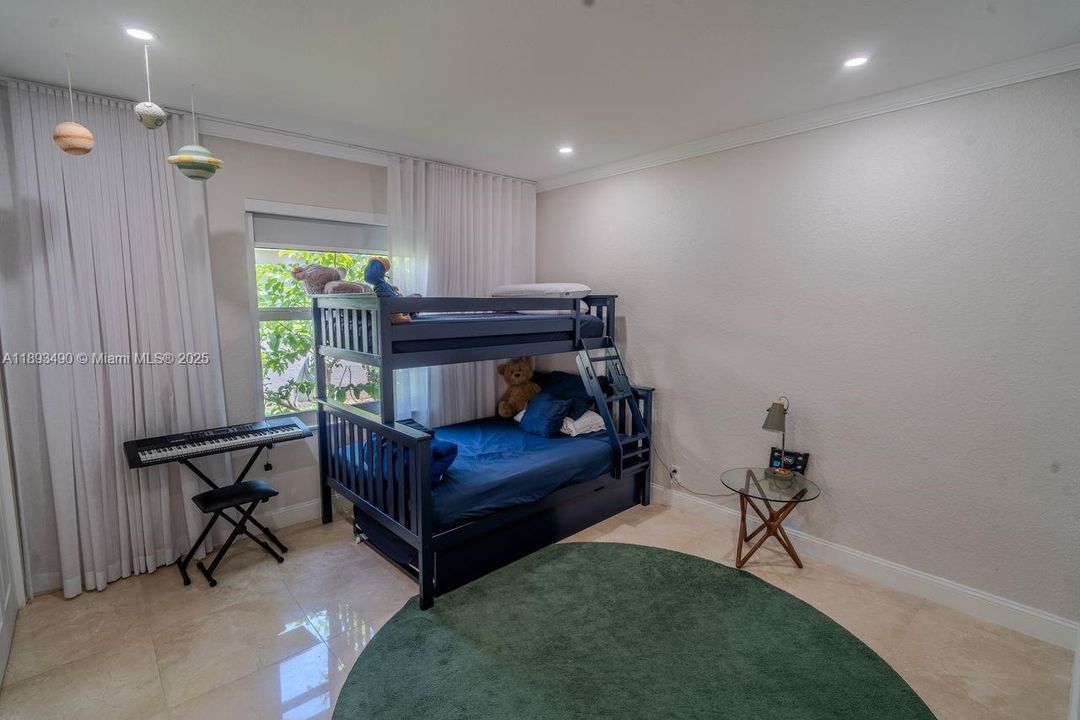 For Rent: $17,000 (4 beds, 4 baths, 4316 Square Feet)