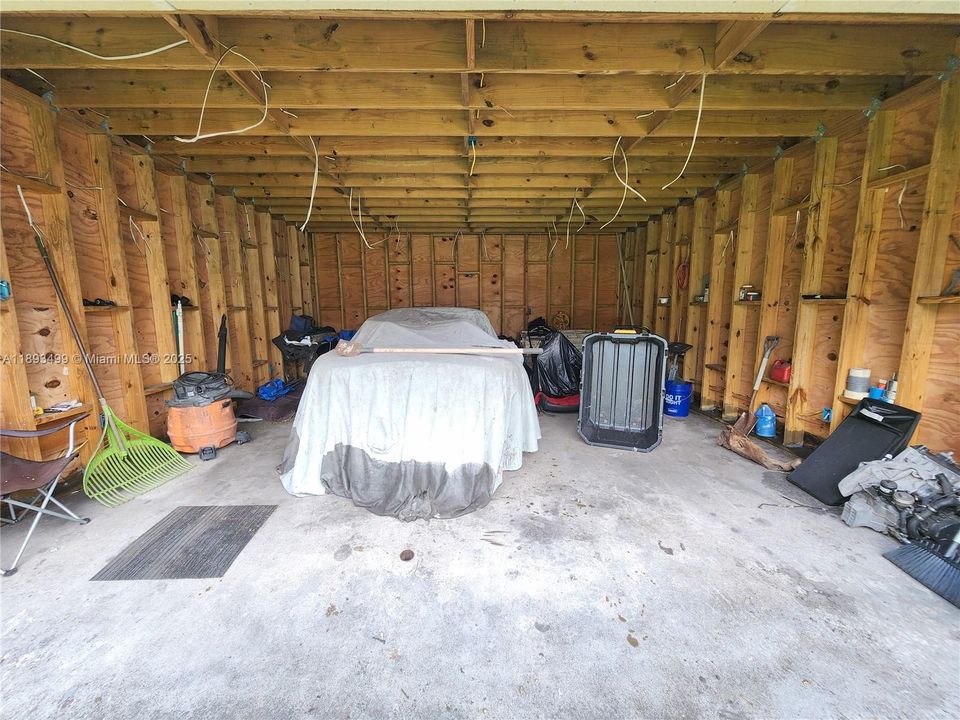 合同活跃: $420,000 (2 贝兹, 1 浴室, 1220 平方英尺)