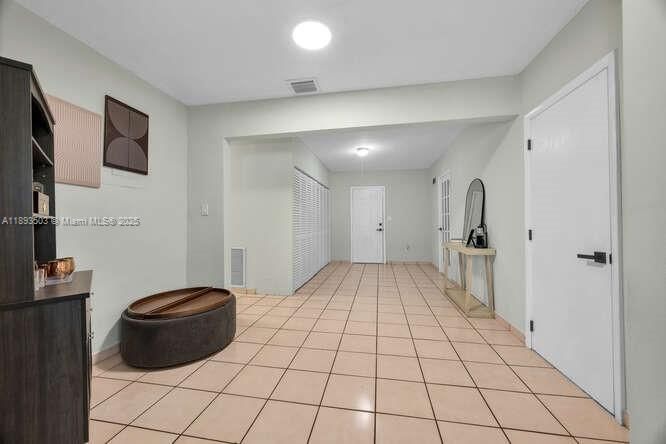 На продажу: $699,000 (3 спален, 2 ванн, 1565 Квадратных фут)