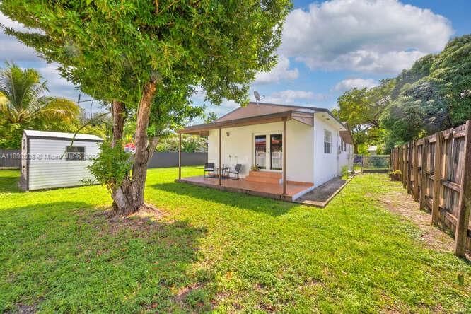 На продажу: $699,000 (3 спален, 2 ванн, 1565 Квадратных фут)