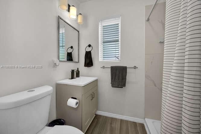 На продажу: $699,000 (3 спален, 2 ванн, 1565 Квадратных фут)