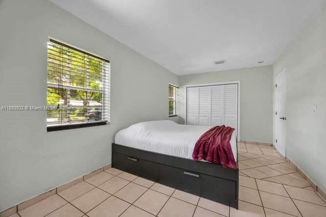 На продажу: $699,000 (3 спален, 2 ванн, 1565 Квадратных фут)