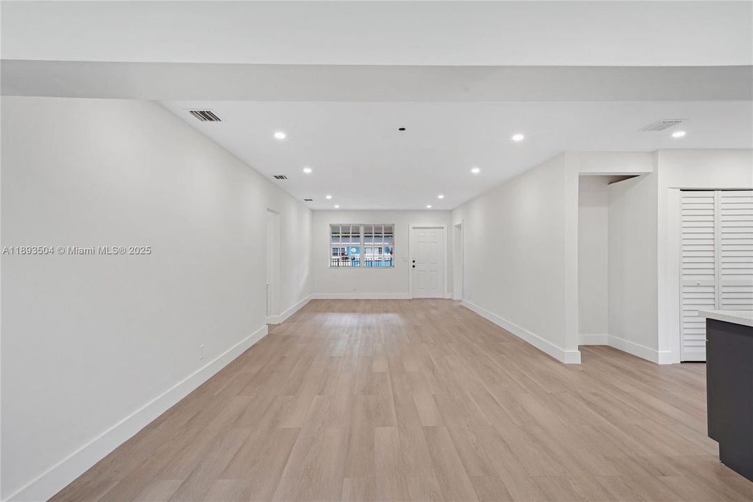 Active With Contract: $504,900 (3 beds, 2 baths, 1601 Square Feet)