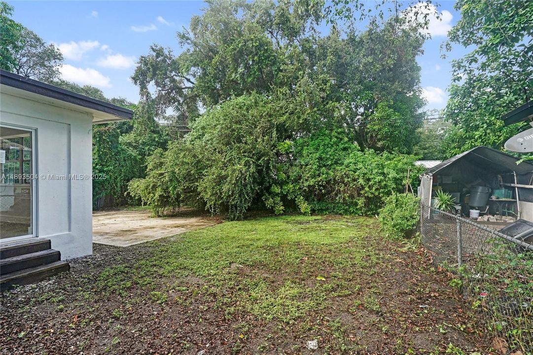 Active With Contract: $504,900 (3 beds, 2 baths, 1601 Square Feet)