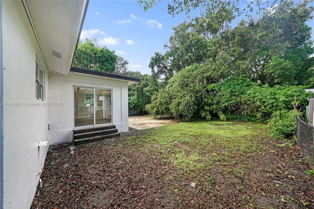 Active With Contract: $504,900 (3 beds, 2 baths, 1601 Square Feet)