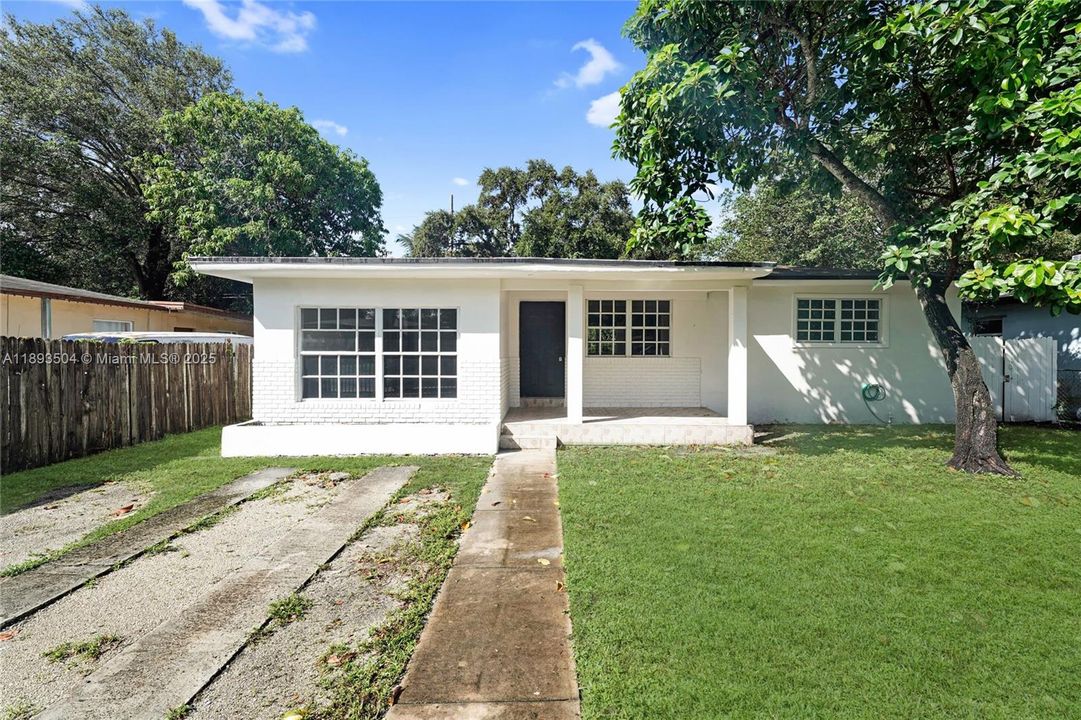 Active With Contract: $504,900 (3 beds, 2 baths, 1601 Square Feet)