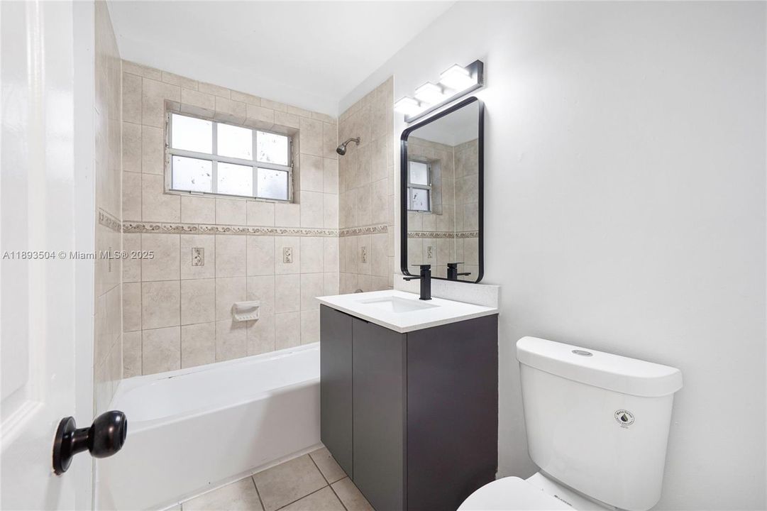 Active With Contract: $504,900 (3 beds, 2 baths, 1601 Square Feet)