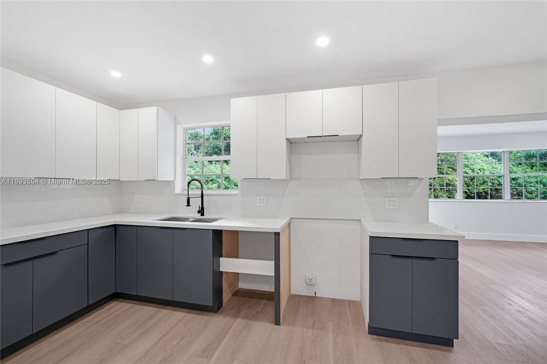 Active With Contract: $504,900 (3 beds, 2 baths, 1601 Square Feet)