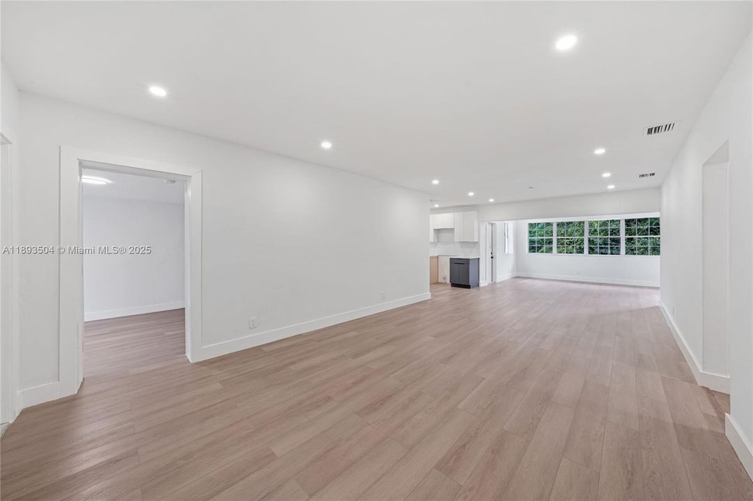 Active With Contract: $504,900 (3 beds, 2 baths, 1601 Square Feet)