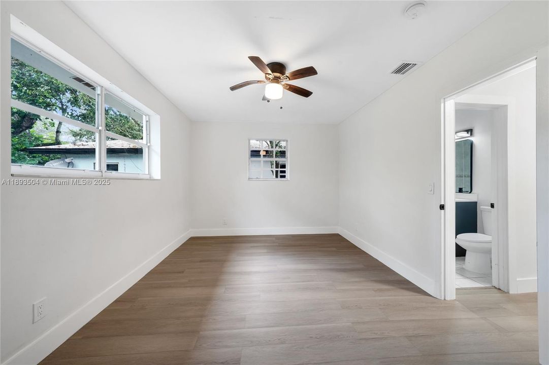 Active With Contract: $504,900 (3 beds, 2 baths, 1601 Square Feet)