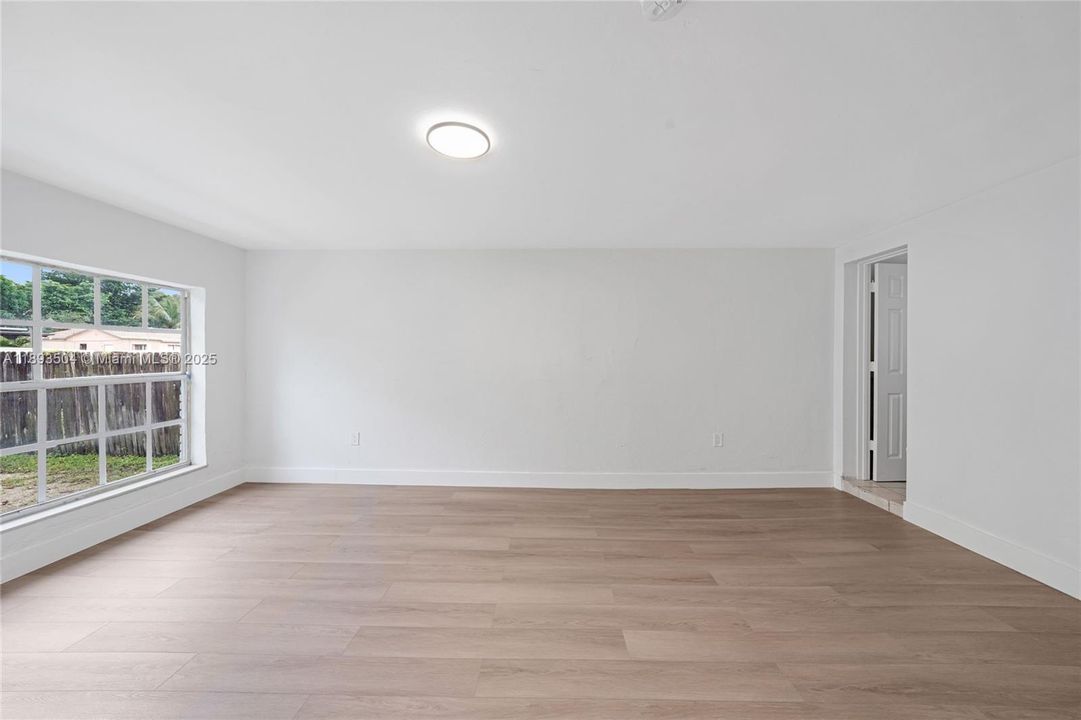 Active With Contract: $504,900 (3 beds, 2 baths, 1601 Square Feet)