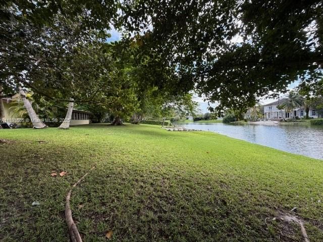 待售: $2,300,000 (3 贝兹, 2 浴室, 1522 平方英尺)