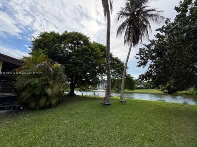 待售: $2,300,000 (3 贝兹, 2 浴室, 1522 平方英尺)