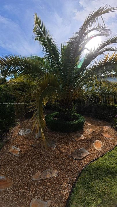 Под контрактом: $1,124,900 (4 спален, 3 ванн, 2688 Квадратных фут)