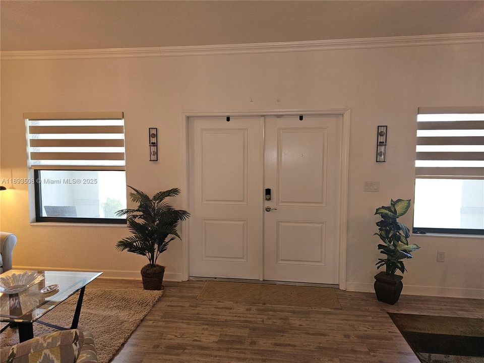 Под контрактом: $1,124,900 (4 спален, 3 ванн, 2688 Квадратных фут)