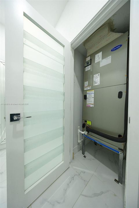 Activo con contrato: $730,000 (4 camas, 2 baños, 1967 Pies cuadrados)