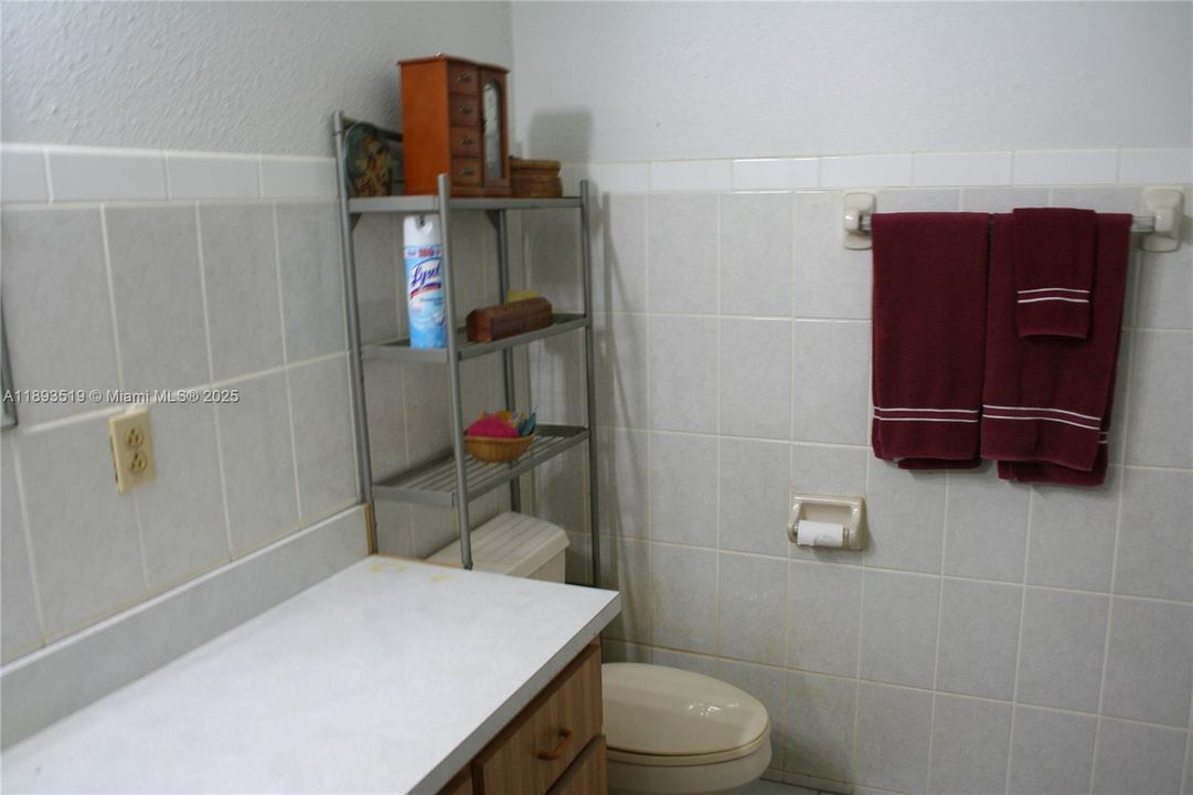 Recently Sold: $759,000 (3 beds, 2 baths, 1380 Square Feet)