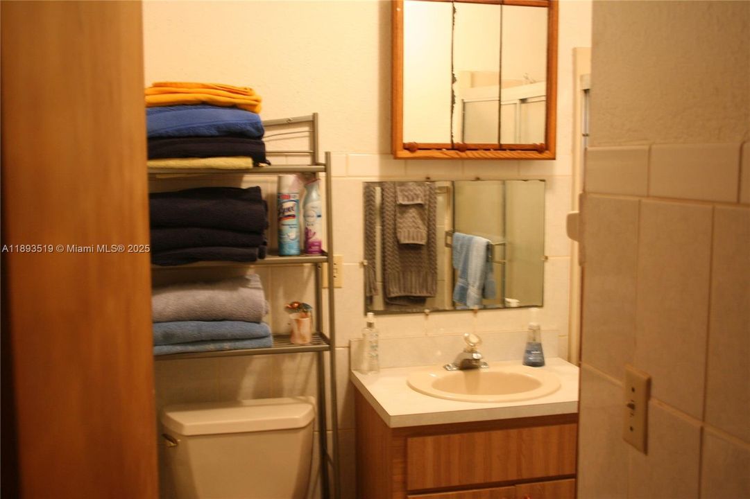 Recently Sold: $759,000 (3 beds, 2 baths, 1380 Square Feet)