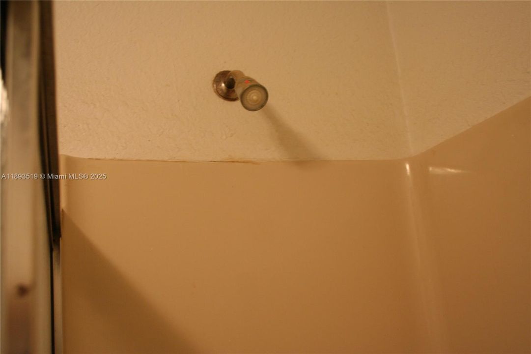 Recently Sold: $759,000 (3 beds, 2 baths, 1380 Square Feet)