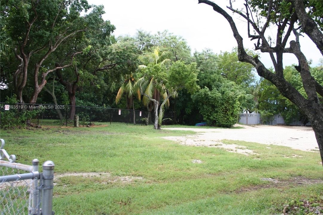 Recently Sold: $759,000 (3 beds, 2 baths, 1380 Square Feet)