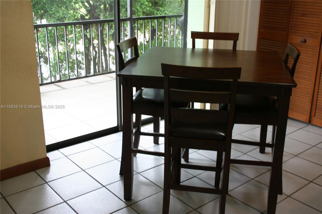 Recently Sold: $759,000 (3 beds, 2 baths, 1380 Square Feet)