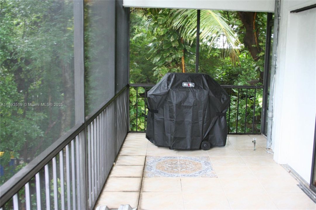 Recently Sold: $759,000 (3 beds, 2 baths, 1380 Square Feet)